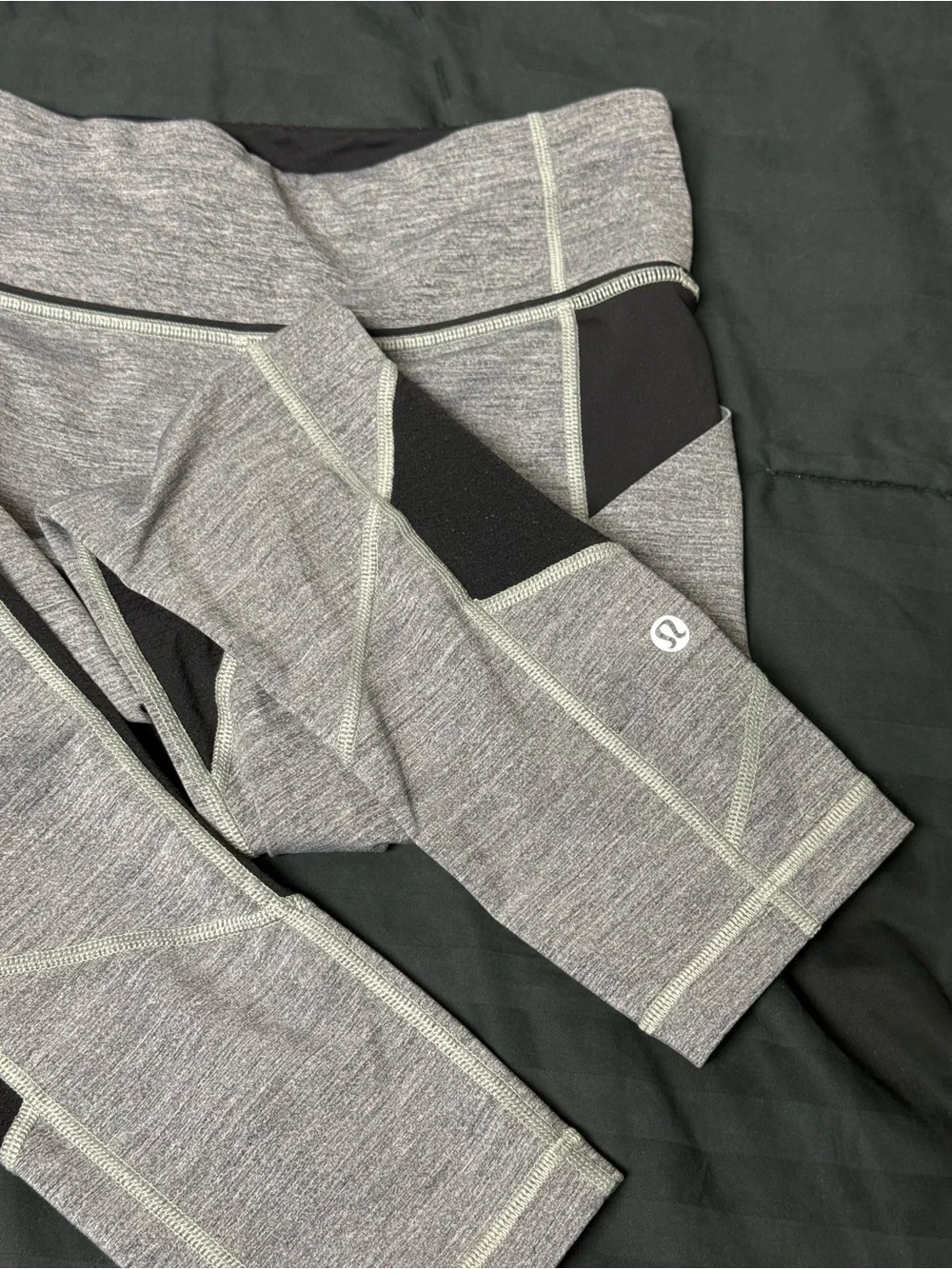 Lululemon Pace Rival Crop 22” Size 4 with three pockets